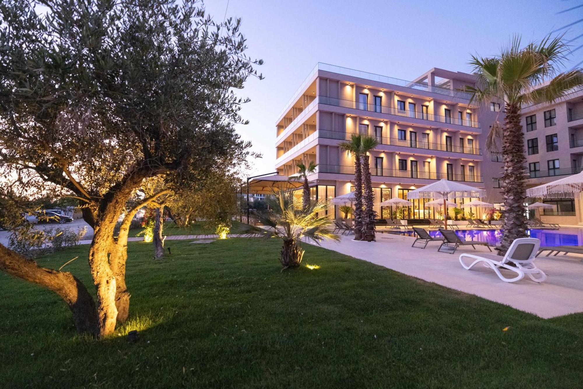 Tris3 Hotel Радима Экстерьер фото