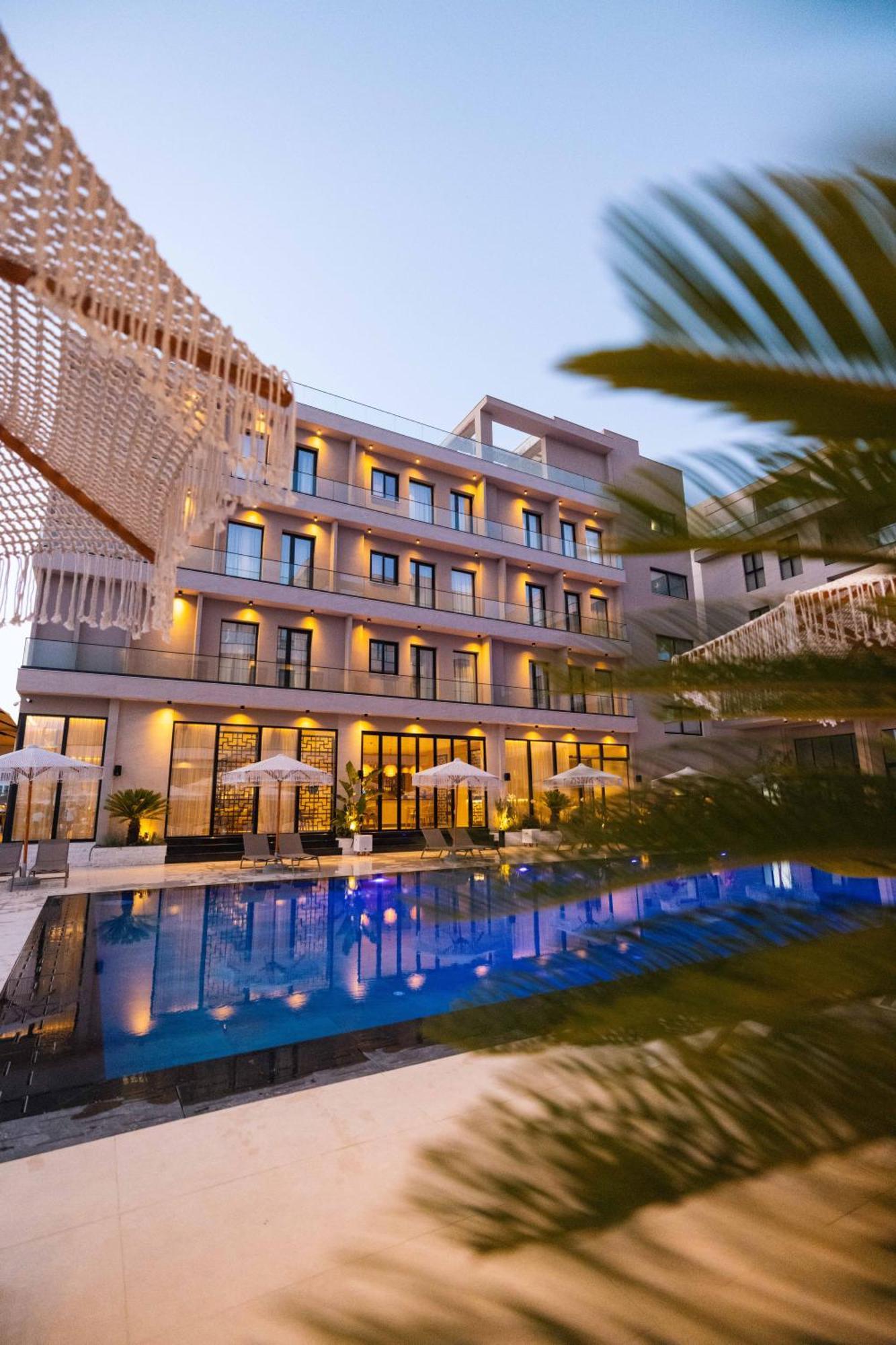 Tris3 Hotel Радима Экстерьер фото