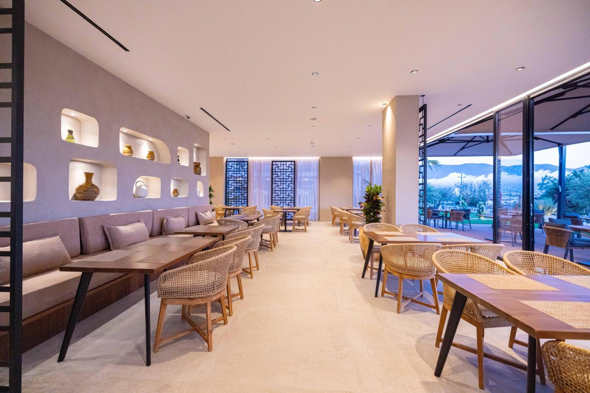 Tris3 Hotel Радима Экстерьер фото