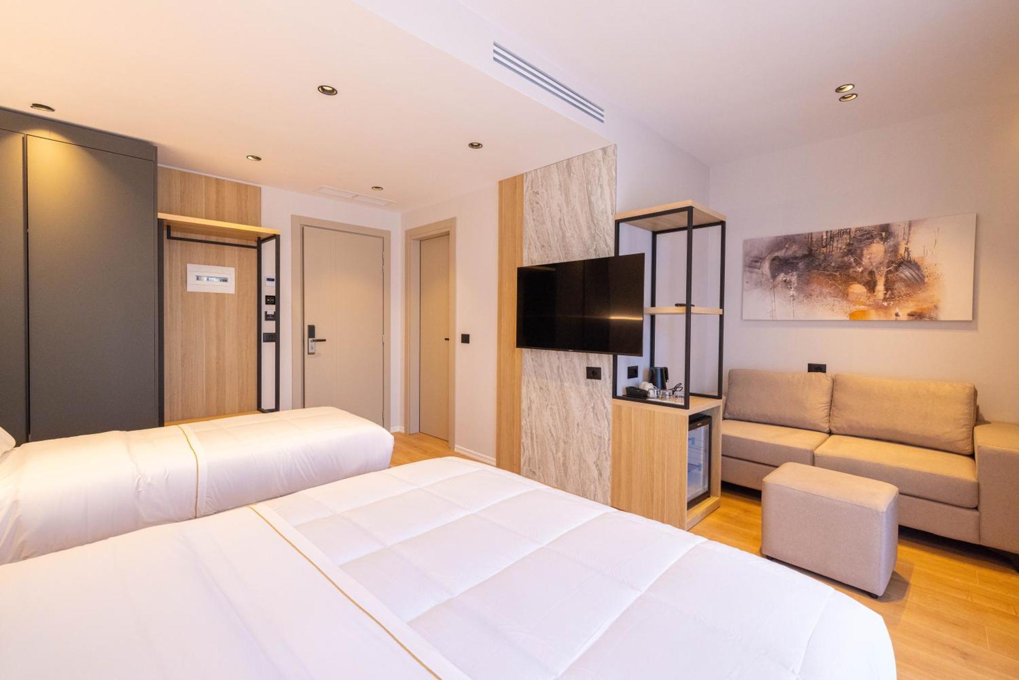 Tris3 Hotel Радима Экстерьер фото