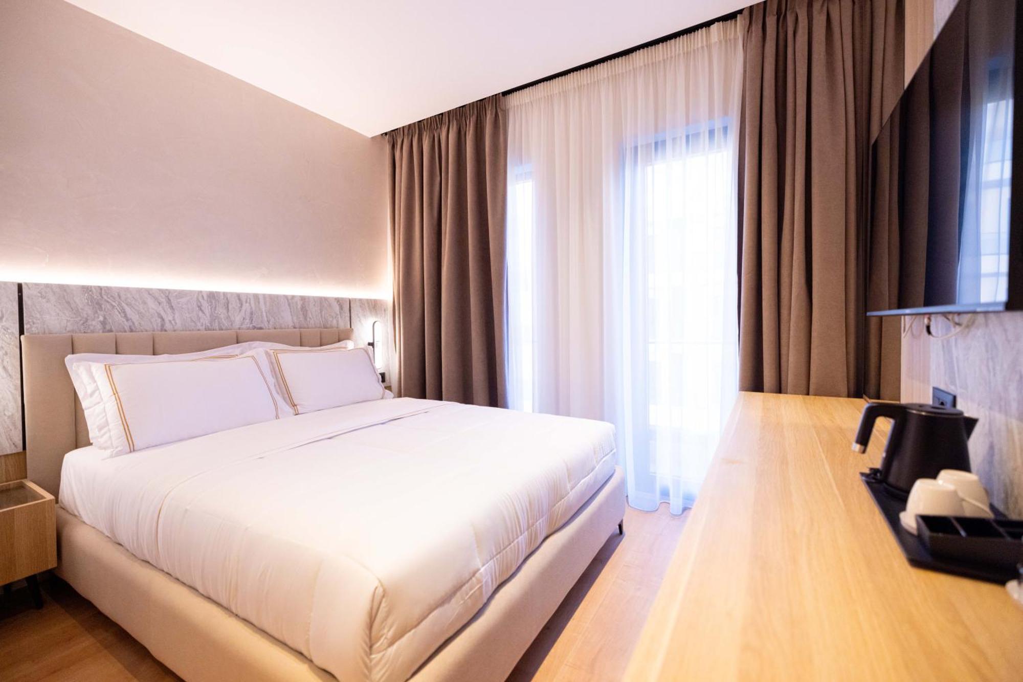Tris3 Hotel Радима Экстерьер фото