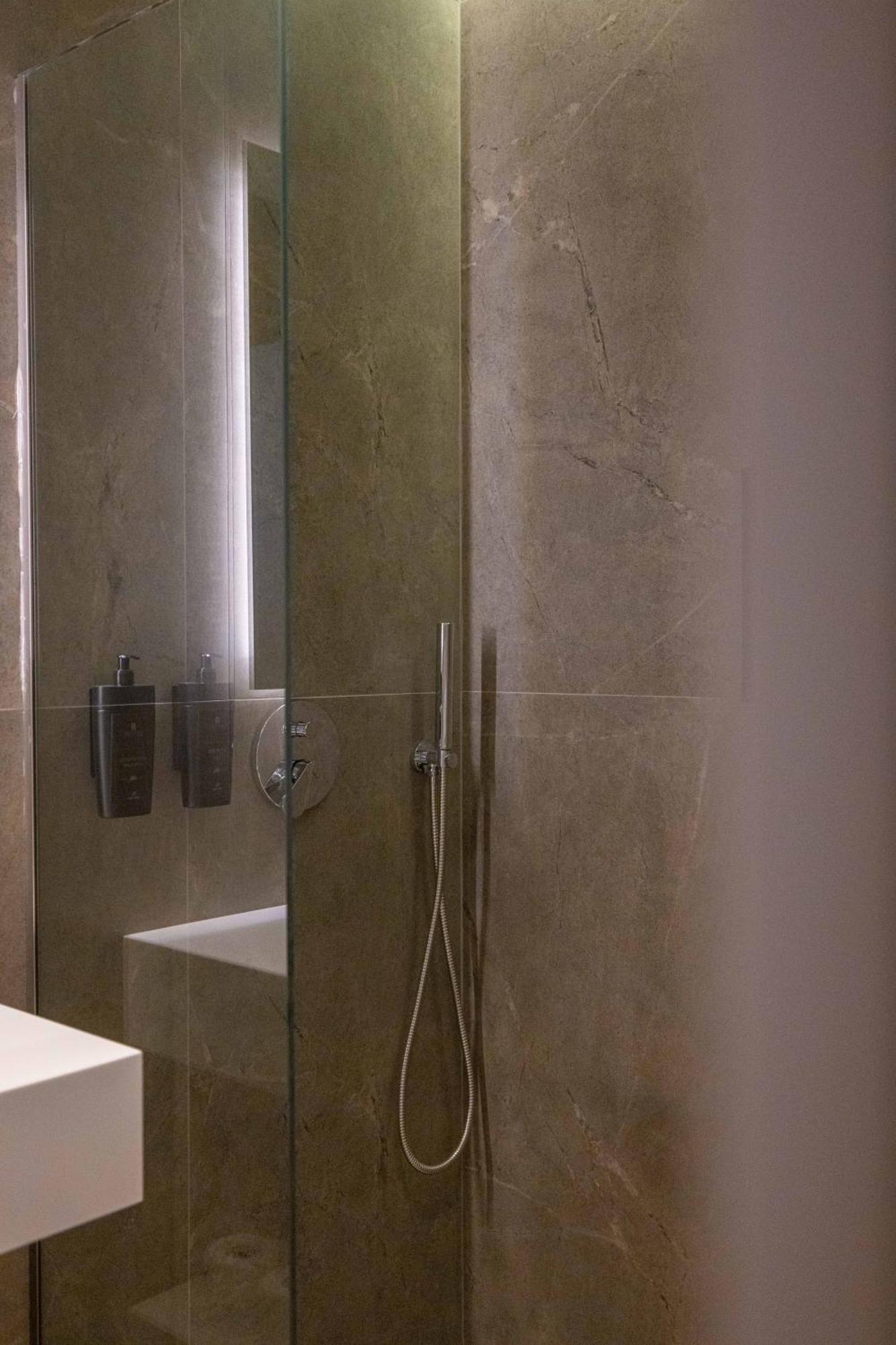 Tris3 Hotel Радима Экстерьер фото