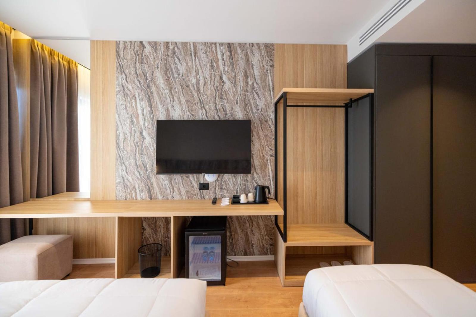 Tris3 Hotel Радима Экстерьер фото