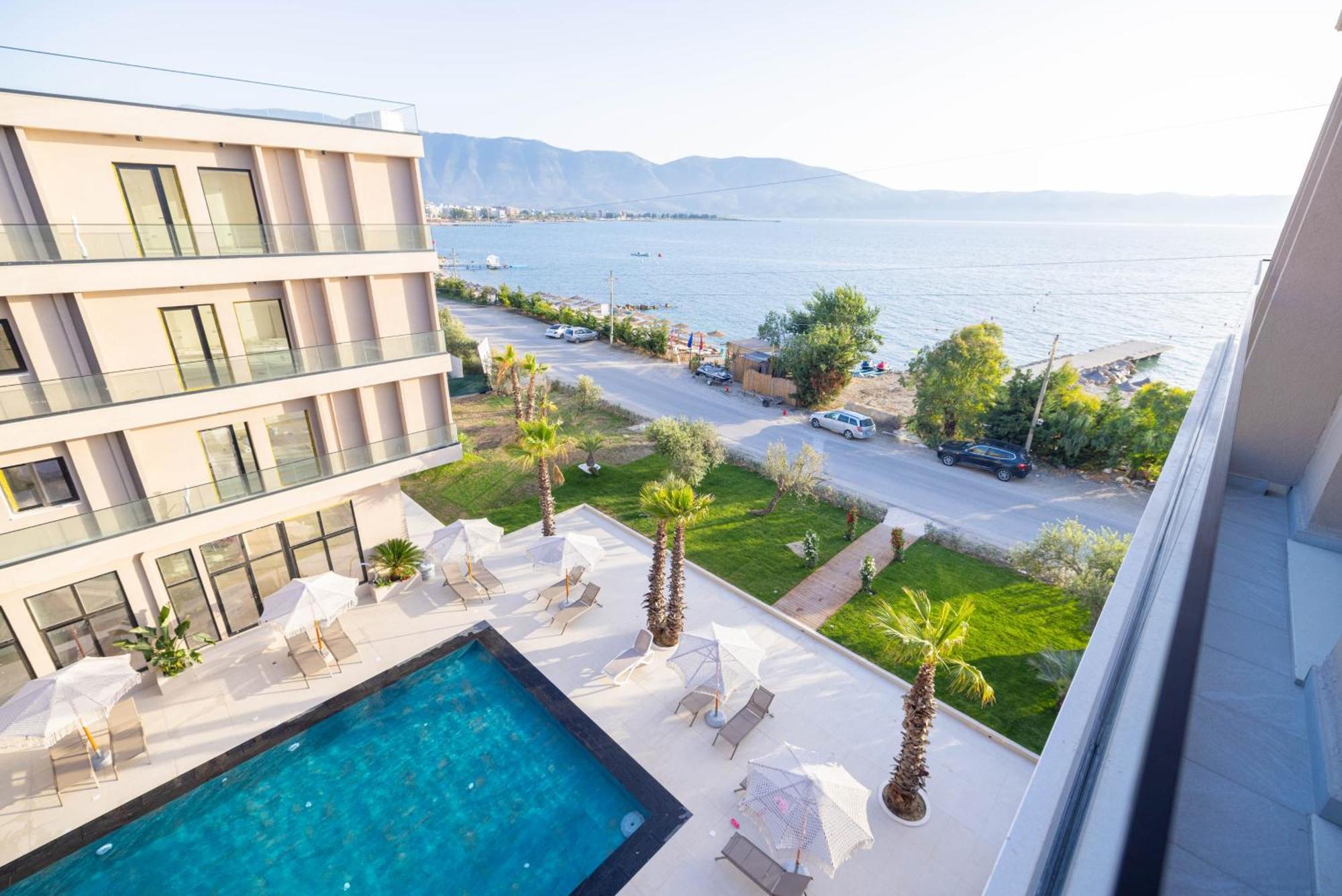 Tris3 Hotel Радима Экстерьер фото
